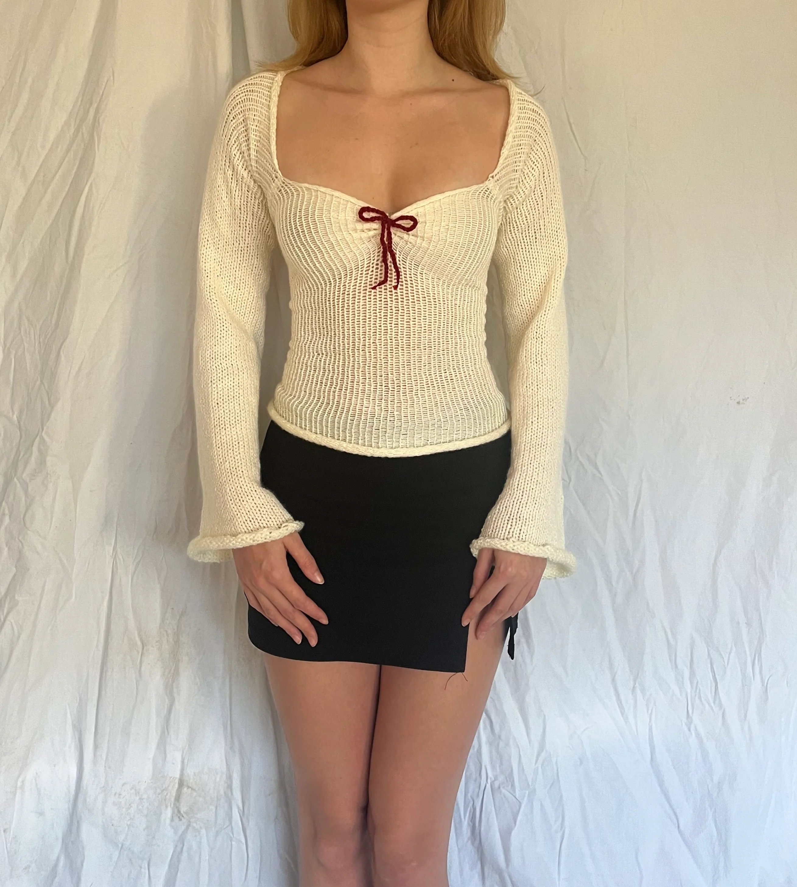 Pop of red open back top - Image 3