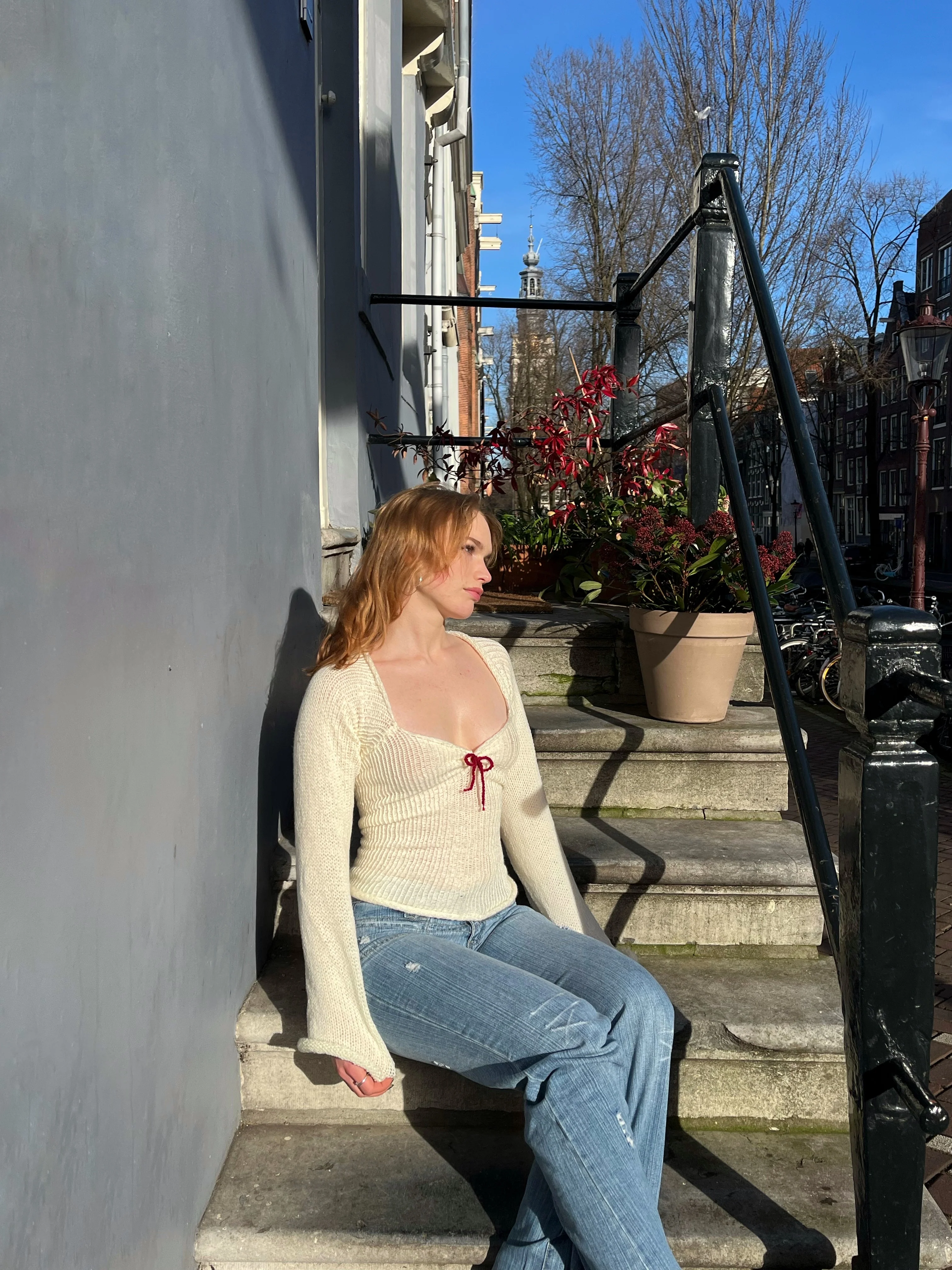 Pop of red open back top - Image 9