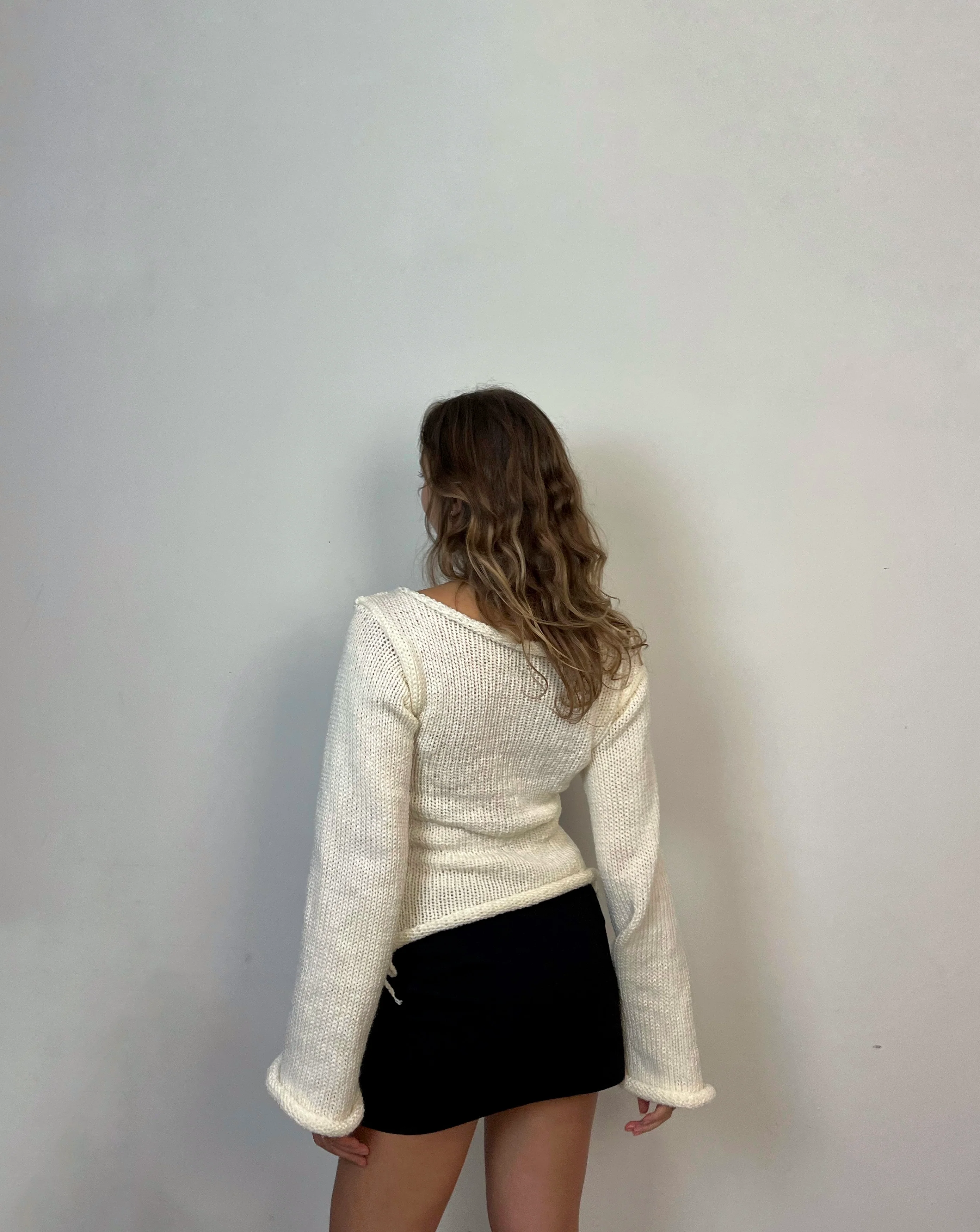 White sweater - Image 8